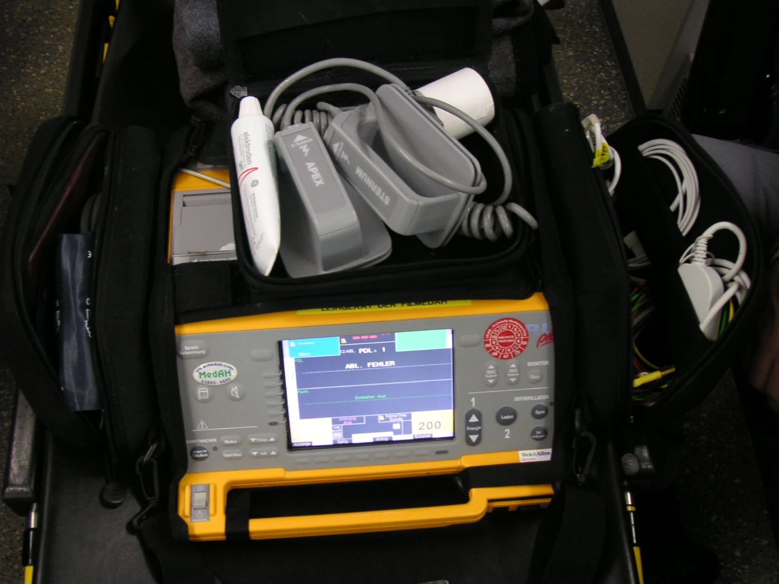 defibrillator — reference view