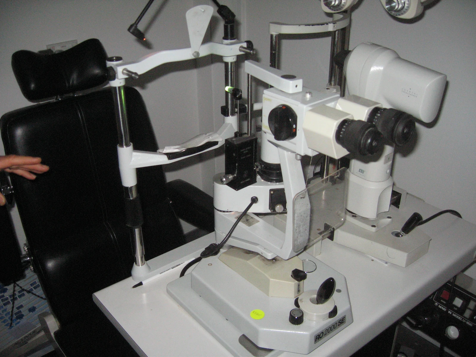 Applanation tonometer — reference view
